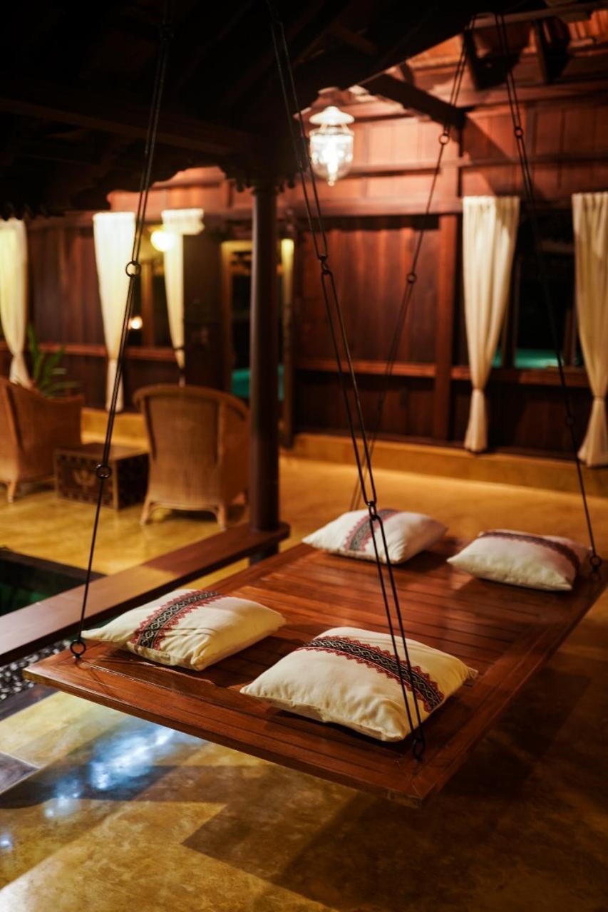 Lakeshore Villa Alappuzha Bagian luar foto