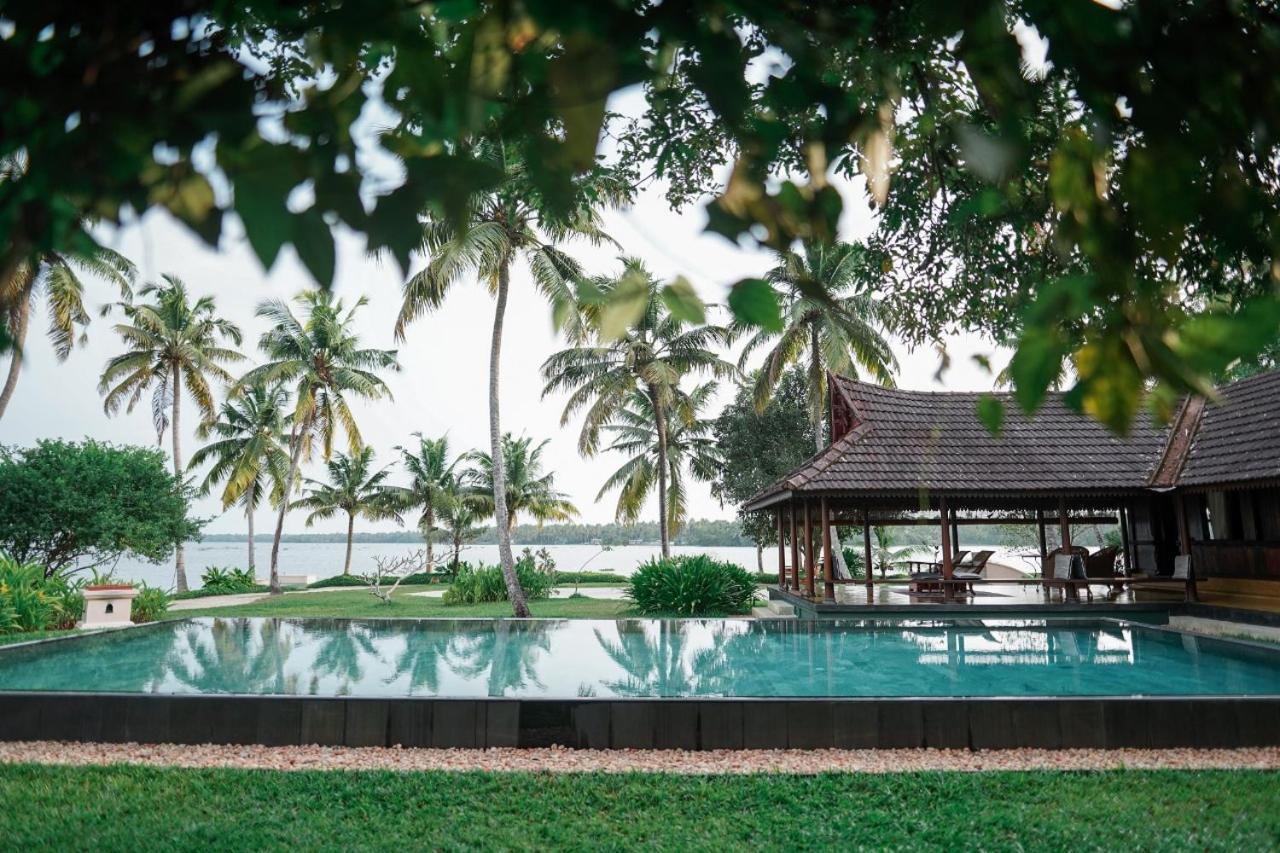 Lakeshore Villa Alappuzha Bagian luar foto