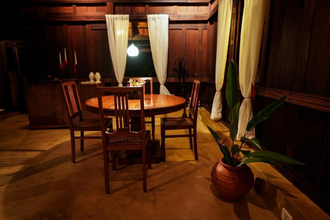 Lakeshore Villa Alappuzha Bagian luar foto