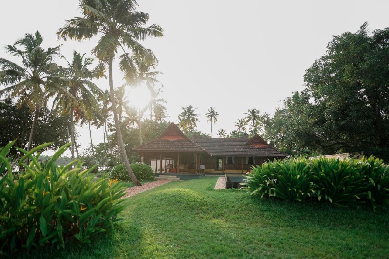 Lakeshore Villa Alappuzha Bagian luar foto