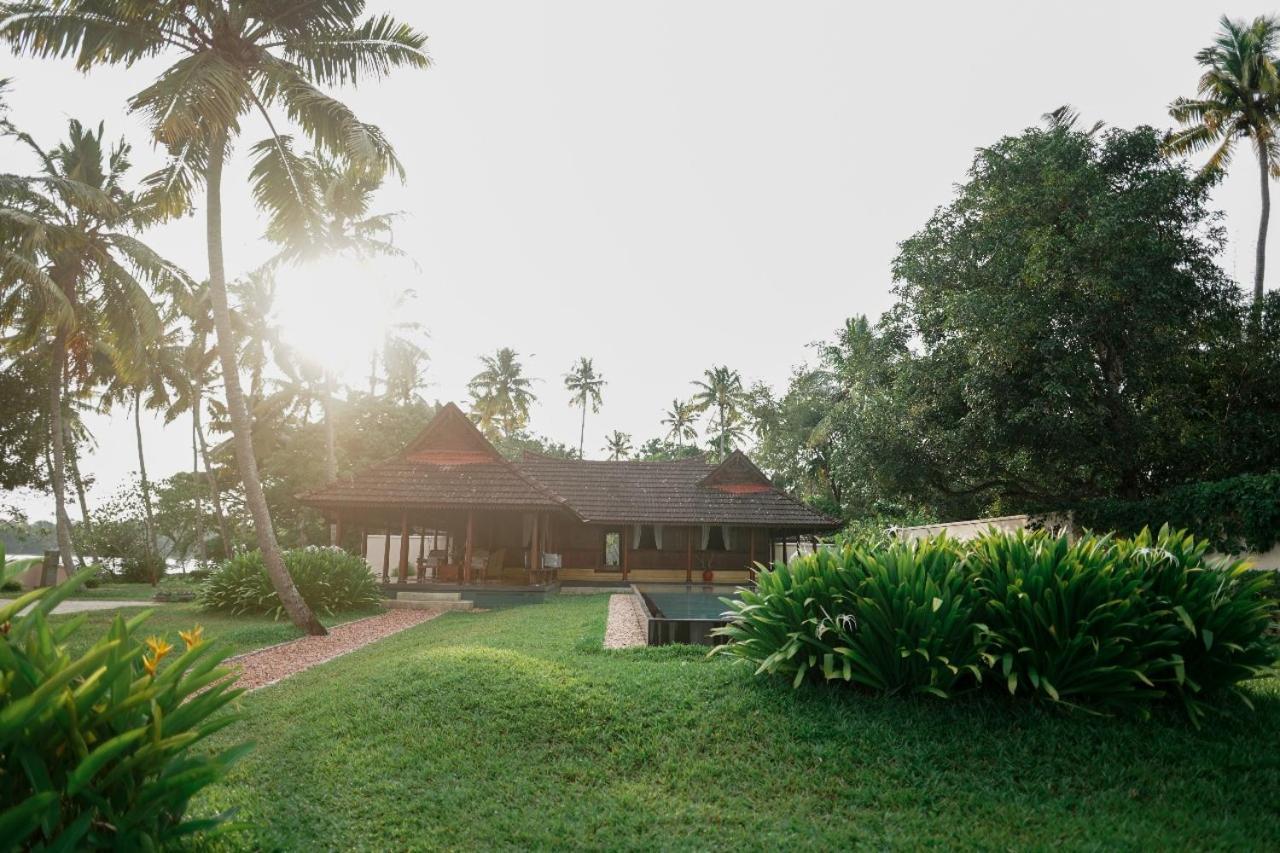 Lakeshore Villa Alappuzha Bagian luar foto
