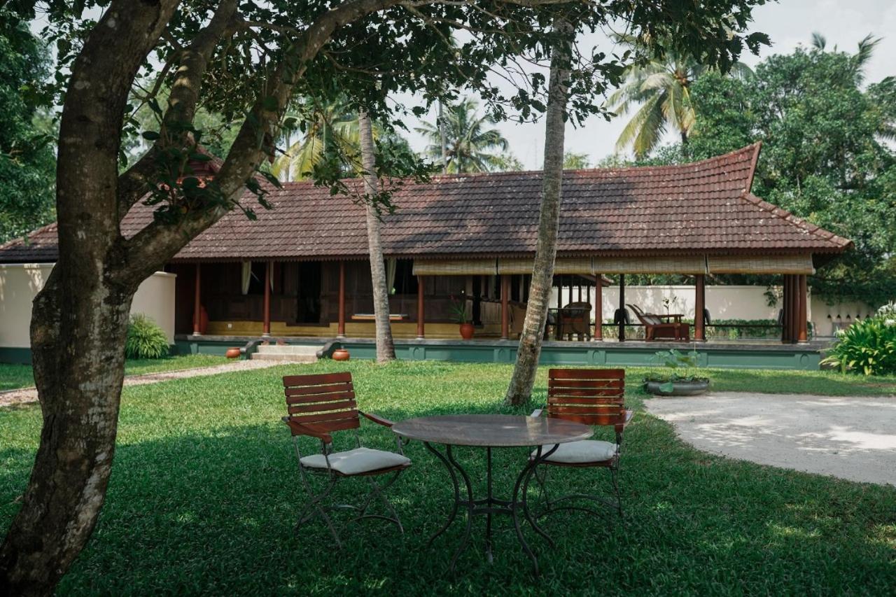 Lakeshore Villa Alappuzha Bagian luar foto